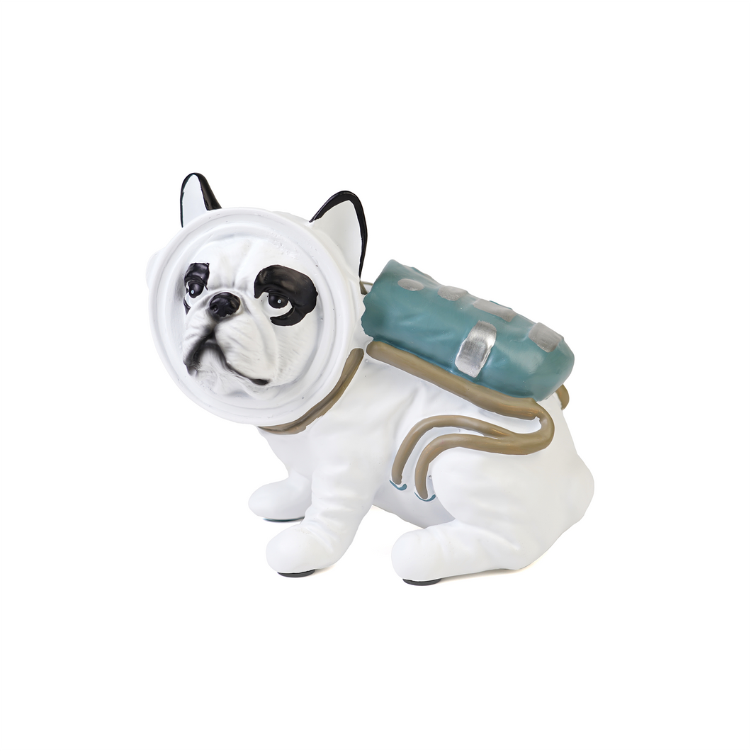 Front view of dog figurine