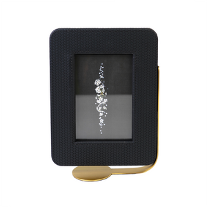 Front view of black & gold photoframe 