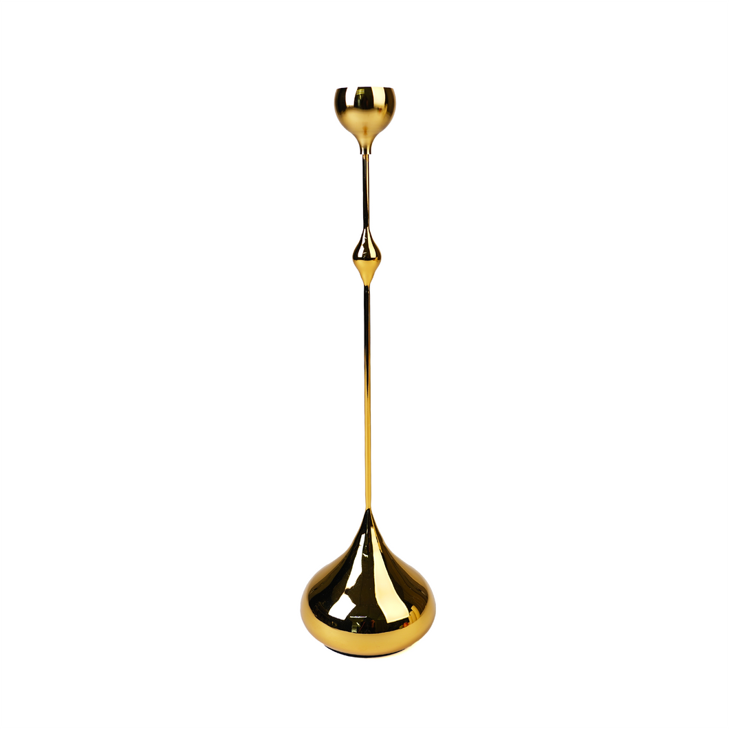 Front view of gold candle holder